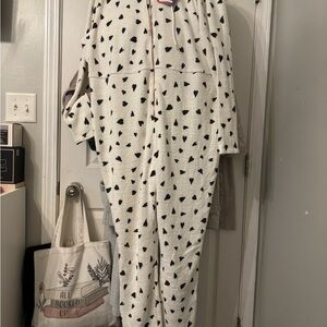 White and black heart Yitty onsie